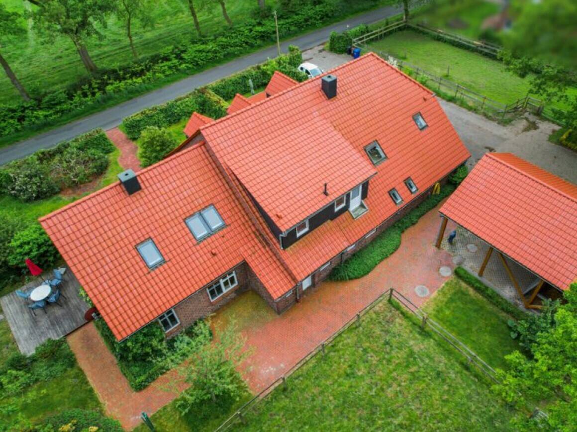 Top saniertes Mehrparteienhaus teilvermietet mit Pferdeställen – Tierhaltung als Option, 26446 Friedeburg