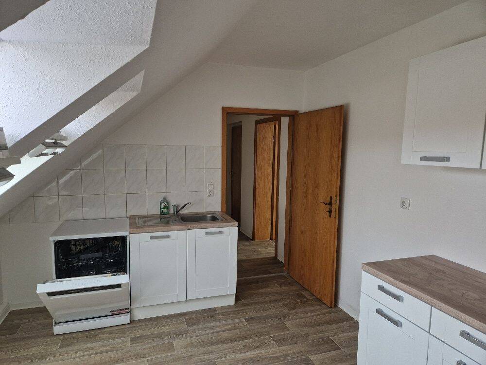 Lichtdurchflutete 3 Raumwohnung in Frankleben im Dachgeschoss zu vermieten!, 6259 Braunsbedra