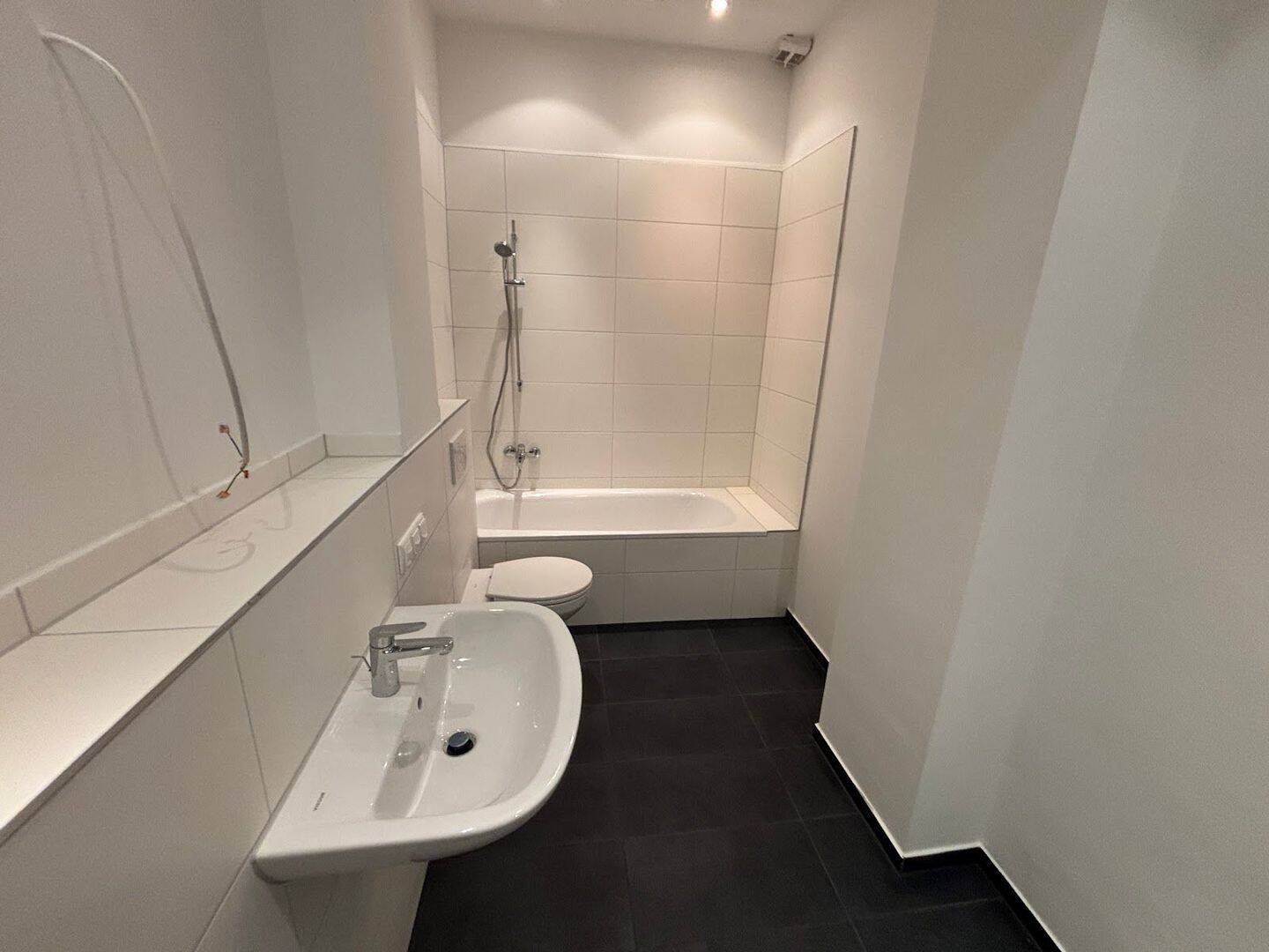 Neu renovierte 3 Zimmerwohnung nahe Universität, 40223 Düsseldorf (Bilk Flehe Unterbilk)