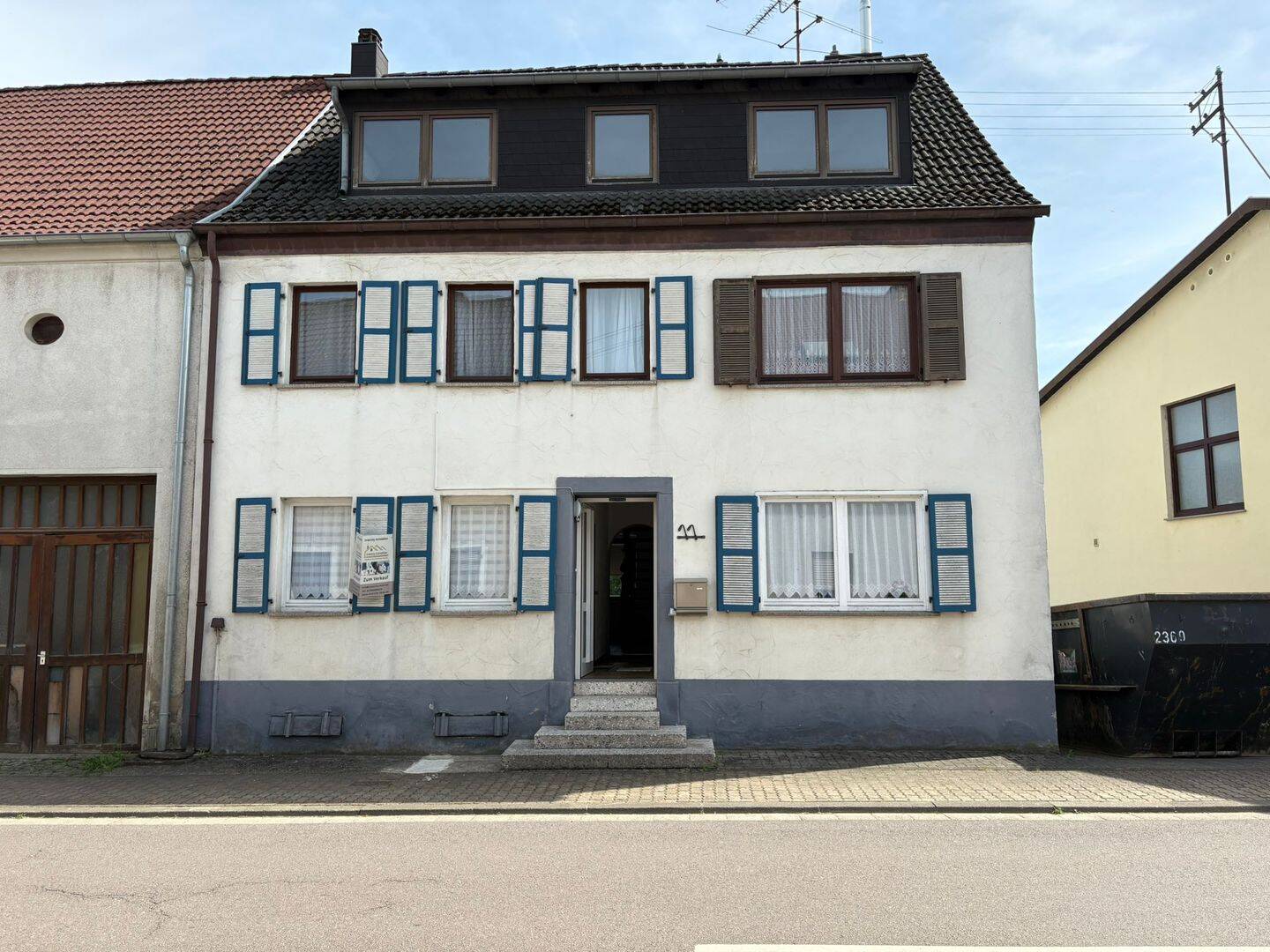 Gepflegtes Einfamilienhaus mit Garten & Balkon in Gersheim, 66453 Gersheim