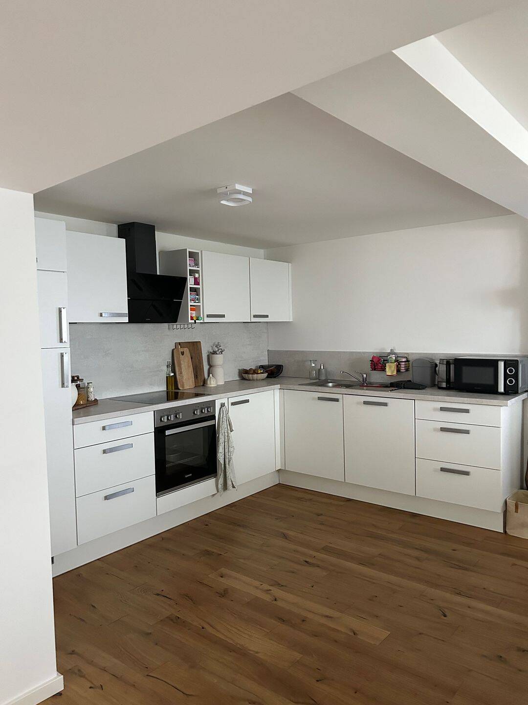 Helle und geräumige 2,5 Zimmer Wohnung im Herzen Mombachs, 55120 Mainz (Mombach Neustadt)