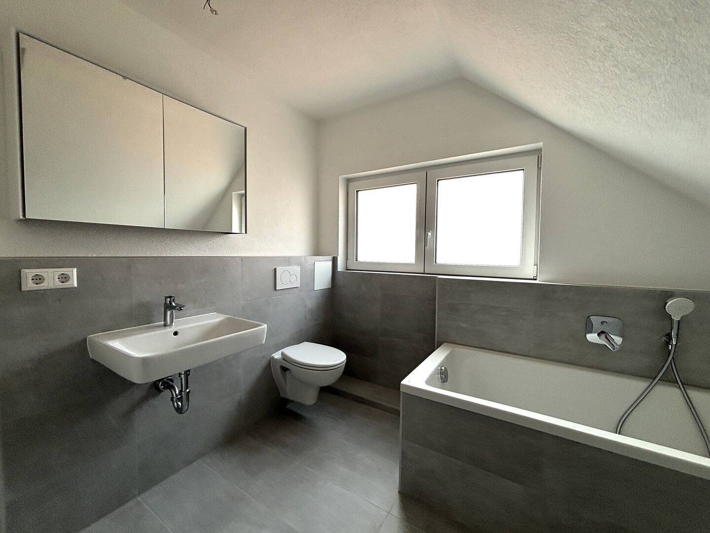 Wohnen auf Zeit: Moderne 3-Zimmer-Wohnung bis 30.11.2027, 71642 Ludwigsburg