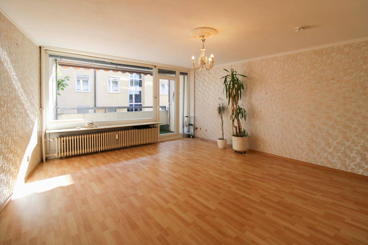 Charmante 2-Zimmer-Wohnung mit Loggia in Citylage, 42275 Wuppertal (Barmen)