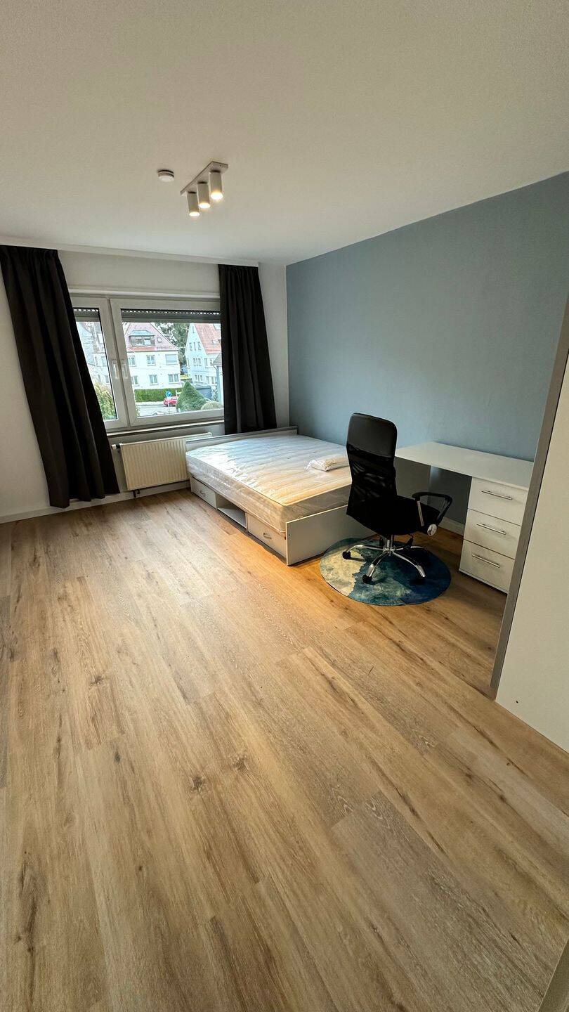 Ruhiges 16qm Zimmer im Grünen & top angebunden! Stuttgart-Bad Cannstatt (im Geiger) ab 01.08./01.09, 70374 Stuttgart (Bad Cannstatt Sommerrain)