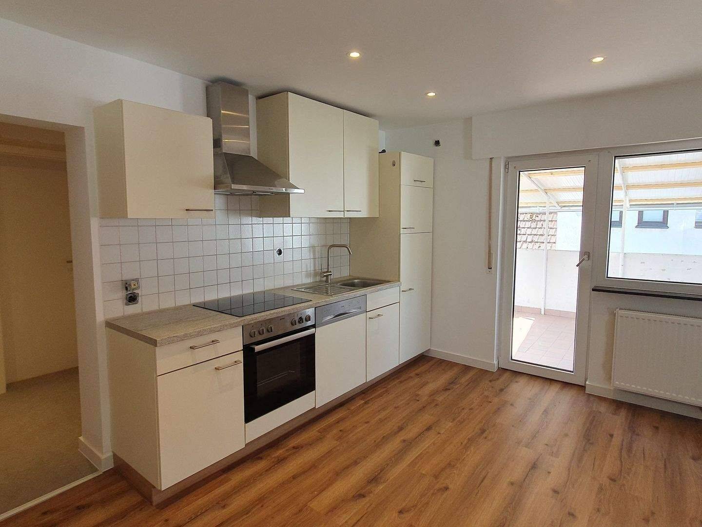 Tolle Wohnung mit Einbauküche und Balkon, 69242 Mühlhausen