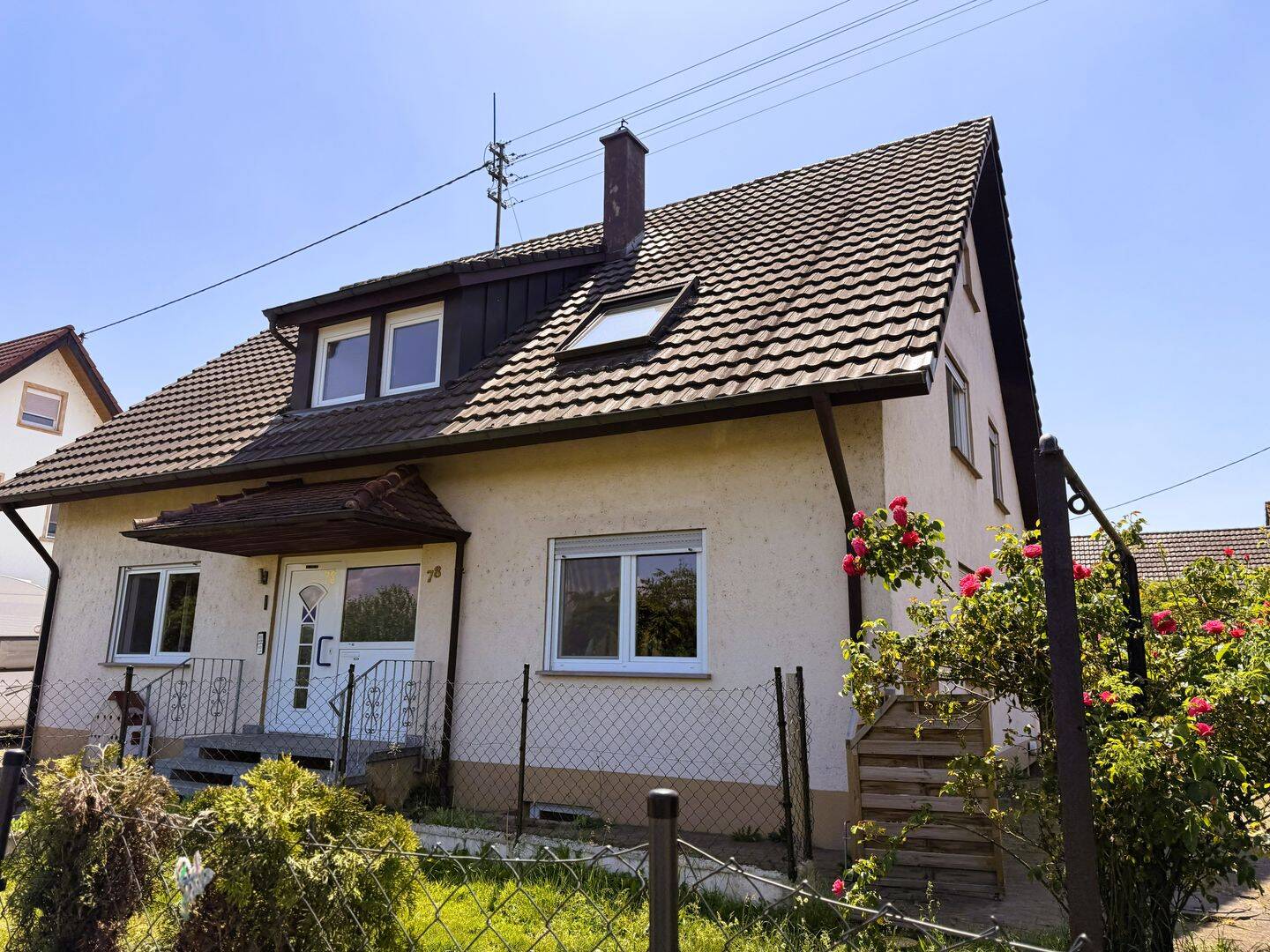 Freistehendes Zweifamilienhaus mit Doppelgarage & Scheune (Baugrundstück) in Rheinhausen, 79365 Rheinhausen