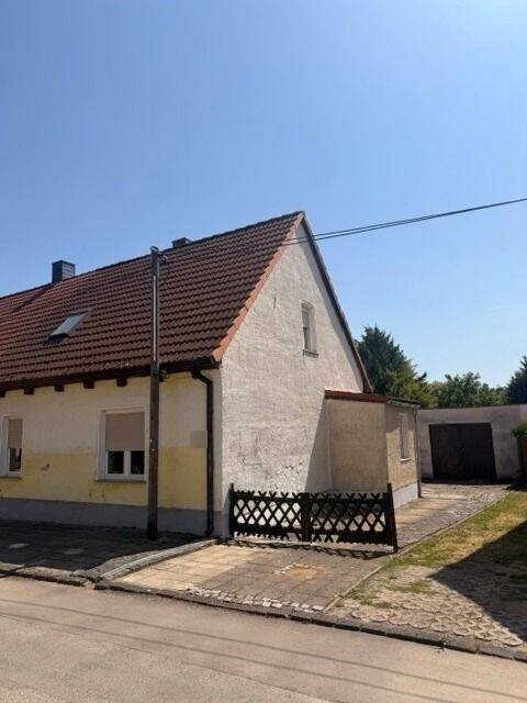 Doppelhaushälfte mit Doppelgarage in Eisleben – ideal für Handwerker, 6295 Eisleben