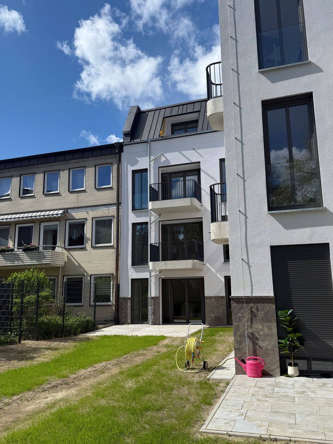 2 Zi. Garten u. Terrasse, Fußbodenhzg., begehbare Ankleide, Parkett, Gäste WC & Tiefgarage, 12207 Berlin (Steglitz-Zehlendorf Lichterfelde)