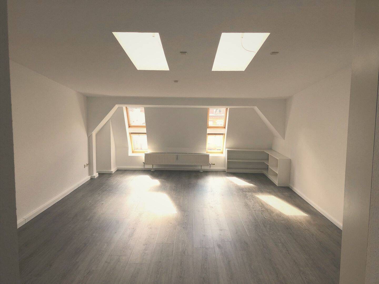 Mit Aufzug und Garagenstellplatz: Sofort verfügbare Wohnung im beliebten Westen, 70197 Stuttgart (West)