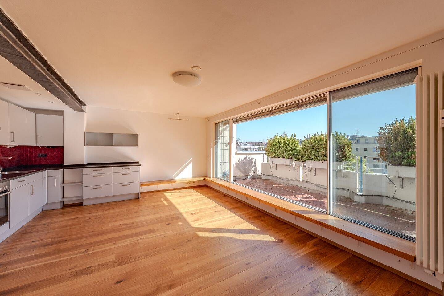 AIGNER – Hochwertig ausgestattete 3-Zimmer-Wohnung mit zwei Bädern und Südterrasse, 80799 München (Maxvorstadt Schwabing-Freimann Schwabing-West)