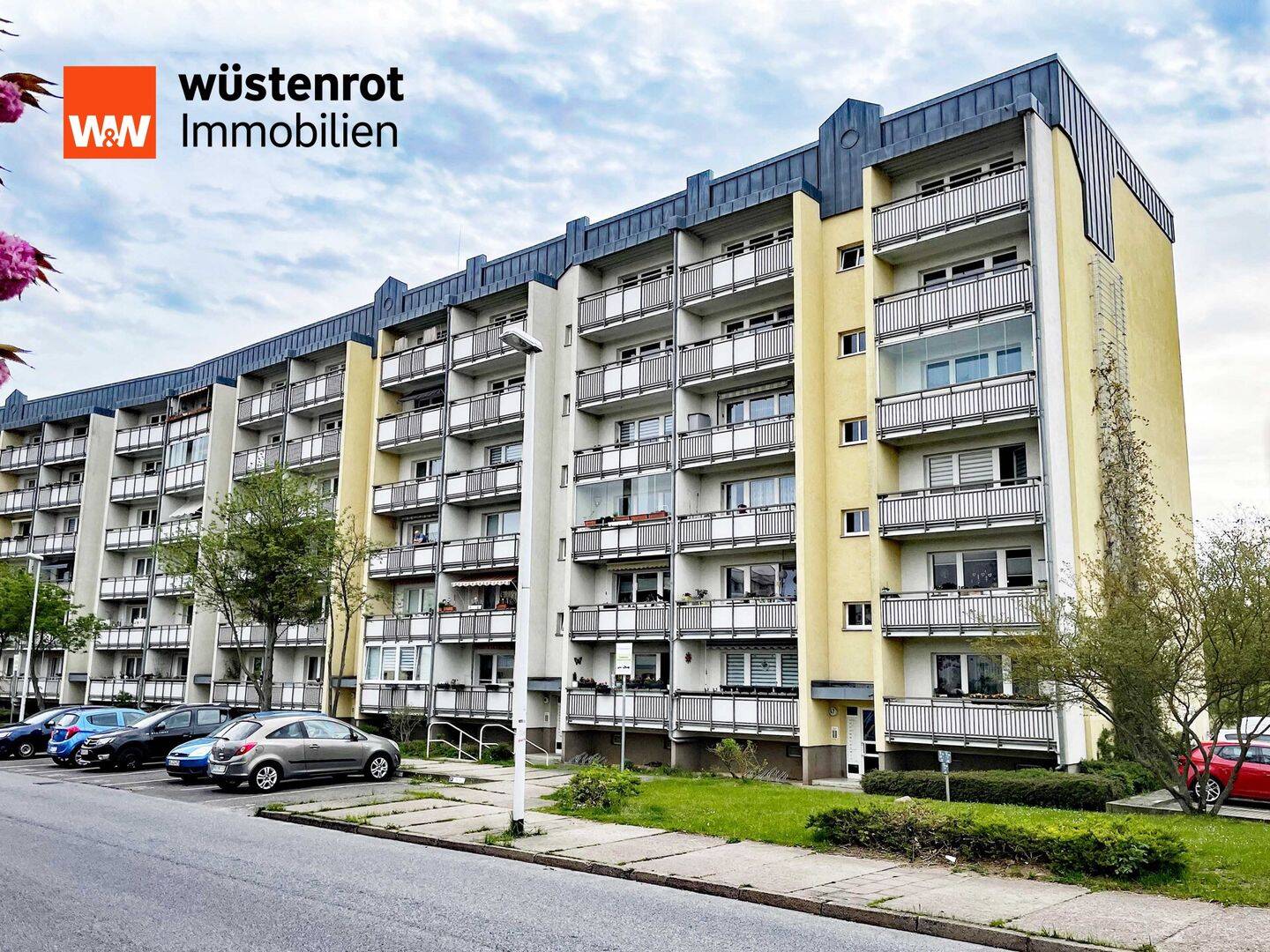 MIT BALKON UND KELLERRAUM: RENOVIERTE UND HELLE DREI-RAUM-WOHNUNG, 17033 Neubrandenburg