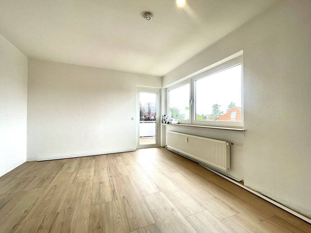 2 Zimmer Wohnung mit Balkon und Küche!, 30952 Ronnenberg