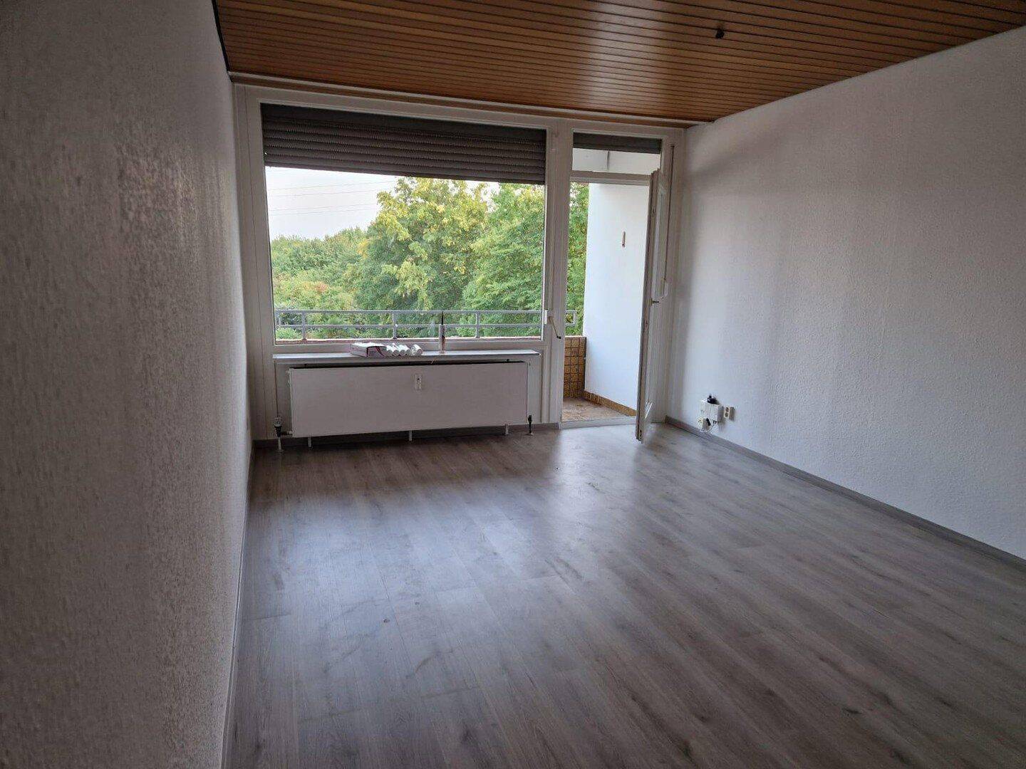 850 € – 63 m² – 2.0 Zi. – EBK – Balkon – mit Frei Parkplatz (2025 Umfassend Renoviert), 40789 Monheim am Rhein