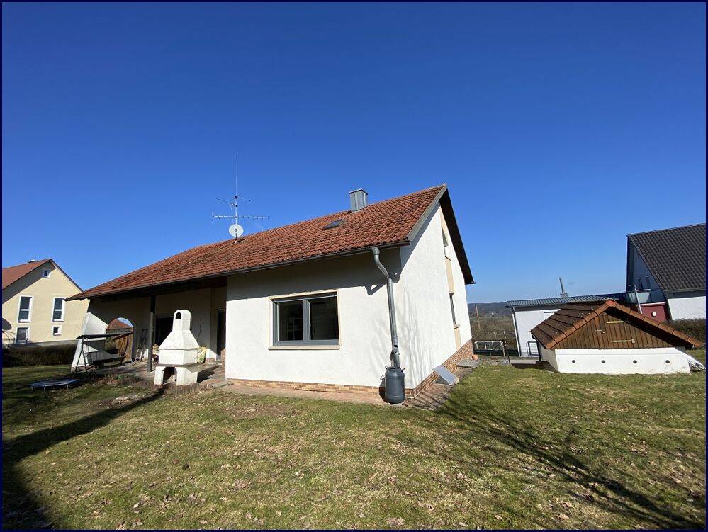 Gelegenheit für Familien – Einfamilienhaus mit Garten in ruhiger Lage!, 92224 Amberg