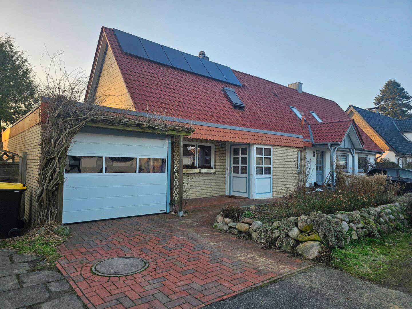 Provisionsfrei: Siedlungshaus 140 m² Garten 507m² Ausbaureserve, PV-Anlage & Gründach in Pinneberg-Waldenau, 25421 Pinneberg