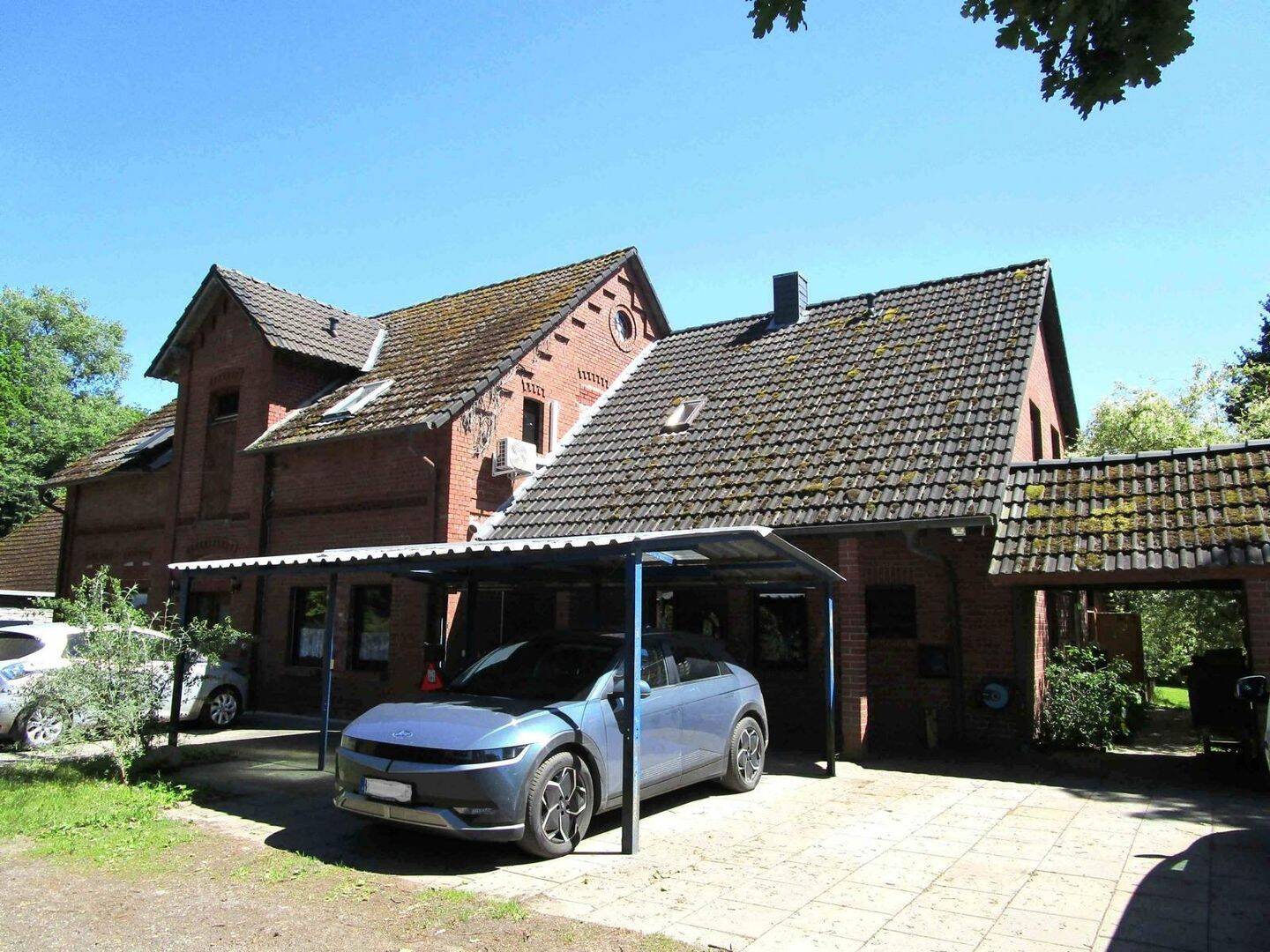 Barrierefreies Zweiparteienhaus mit 9 Zimmern auf großem Grundstück in Hüllstede, 26655 Westerstede