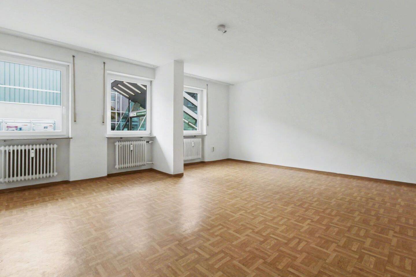 U-Bahn vor der Tür. Frei für Ihre Pläne. 2-Zimmer-Citywohnung im barrierearmen Erdgeschoss., 90409 Nürnberg (Großreuth h. d. Veste Gärten h. d. Veste Maxfeld Schoppershof)