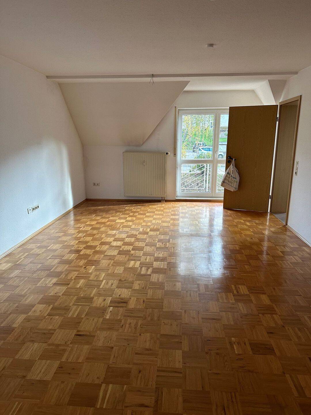 Helle 1-Zimmer-Wohnung mit Balkon und Einbauküche, 97993 Creglingen