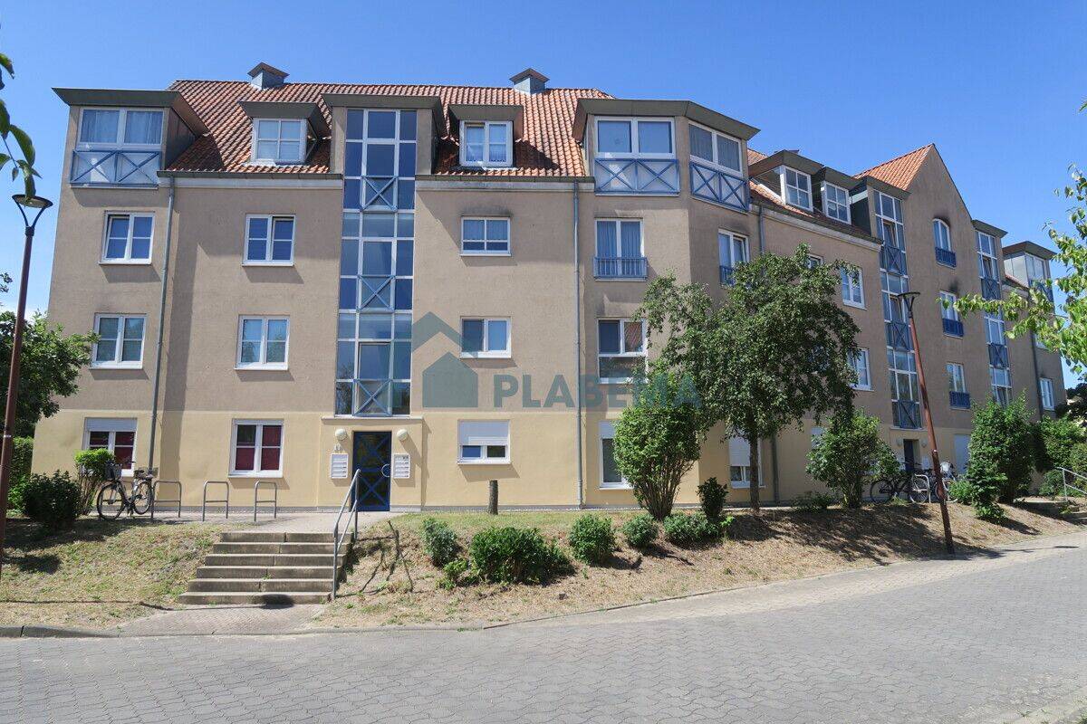 Solides Mehrfamilienhaus mit 20 Wohneinheiten, 17033 Neubrandenburg