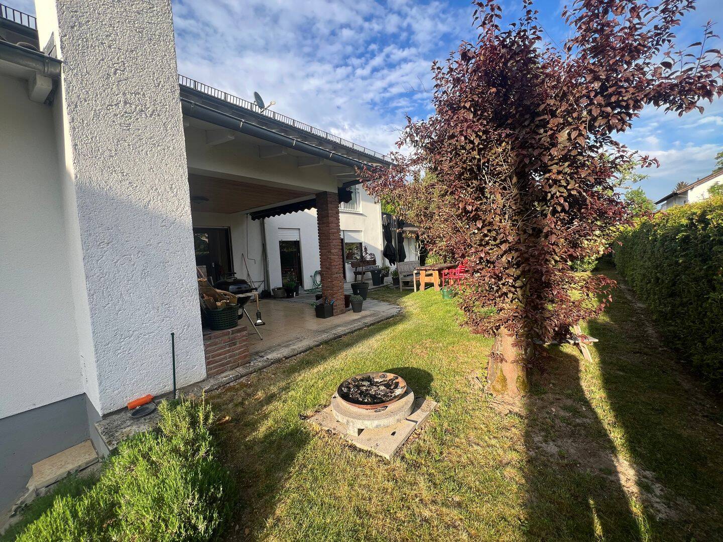 Beste Lage – ruhig gelegen: großzügige Maisonettewohnung Hauscharakter und wunderbarem Garten, 85521 Ottobrunn