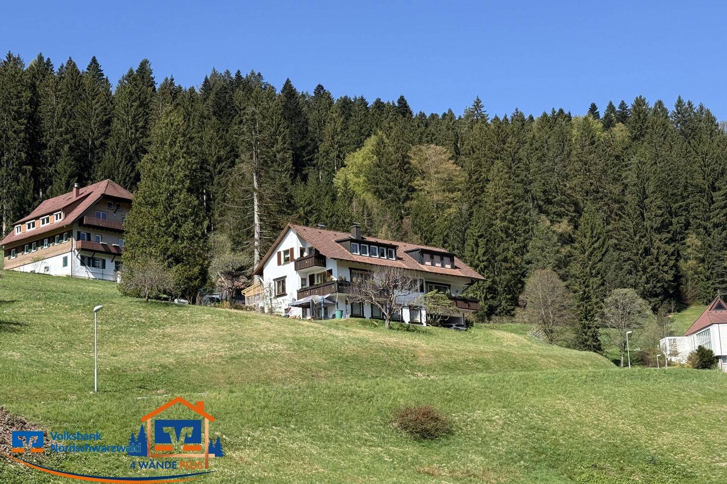 Wohnen wo anderen Urlaub machen – Großzügiges Mehrfamilienhaus in TOP-Lage, 72270 Baiersbronn