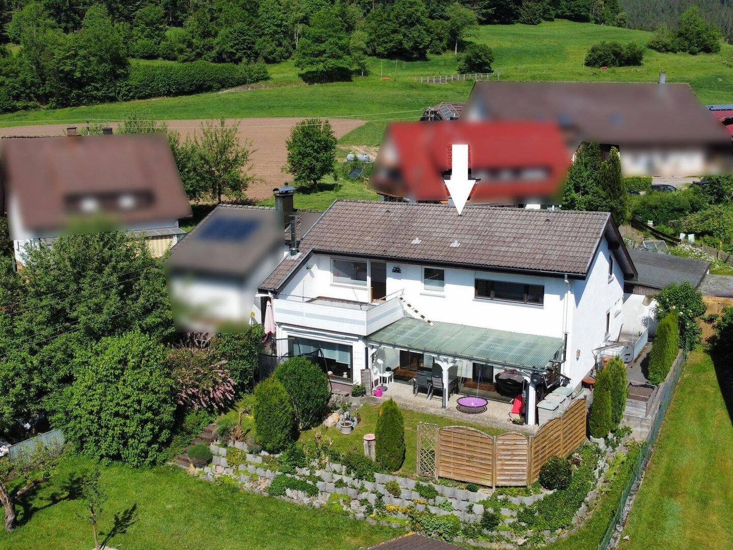 Großzügiges Wohnhaus in Klosterreichenbach mit zwei Garagen zu verkaufen, 72270 Baiersbronn