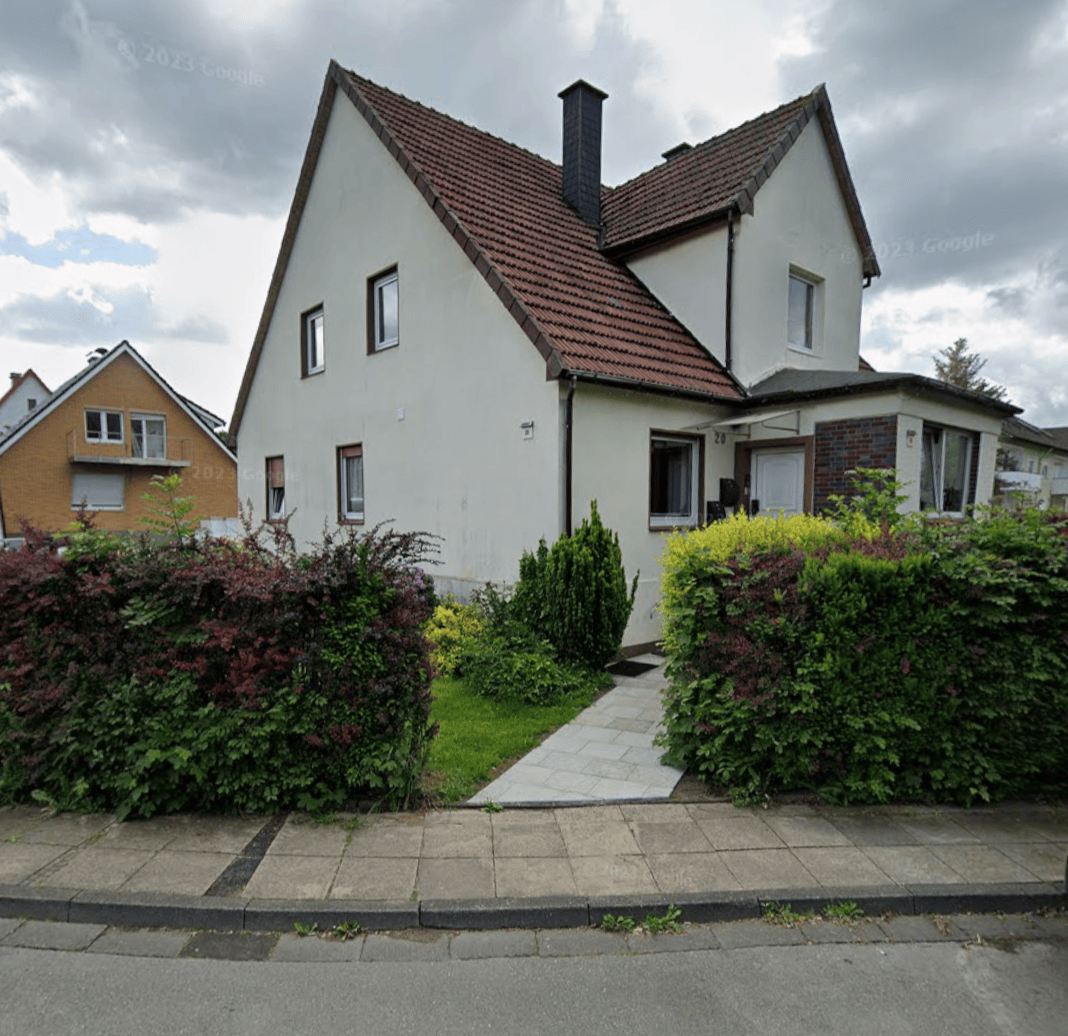 reistehendes Zweifamilienhaus auf großem Grundstück (1.305 m²) in Bielefeld-Milse, 33729 Bielefeld (Altenhagen Brake Milse)