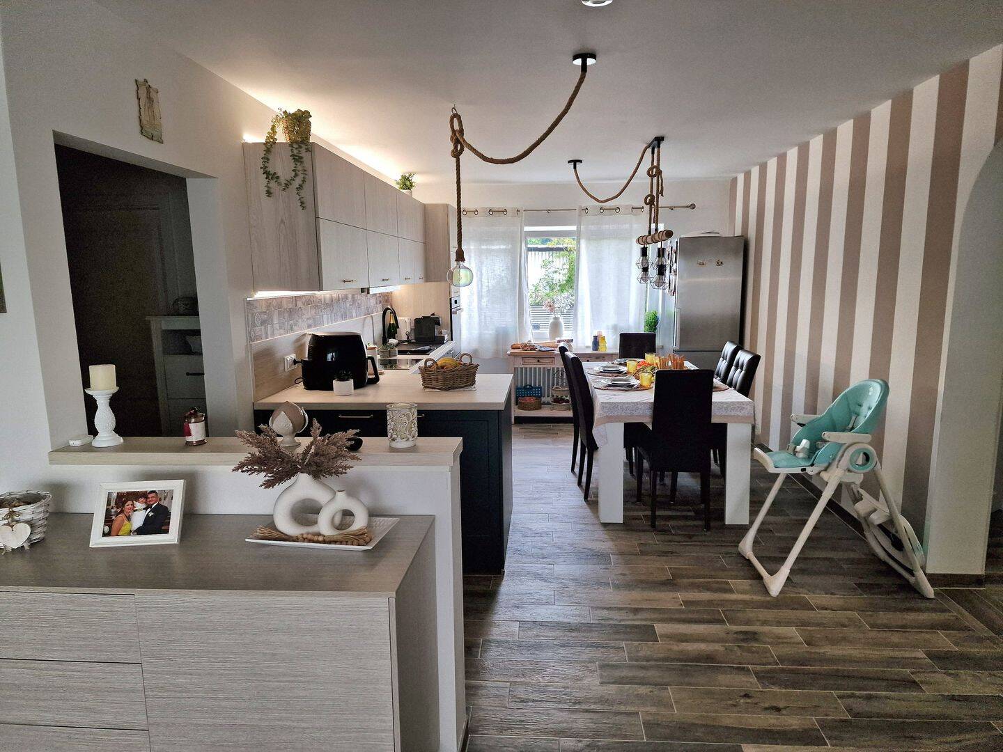 Provisionsfrei:Top sanierte 4-Zimmer-Wohnung|87m²|Balkon|EBK|2StP, 79730 Murg