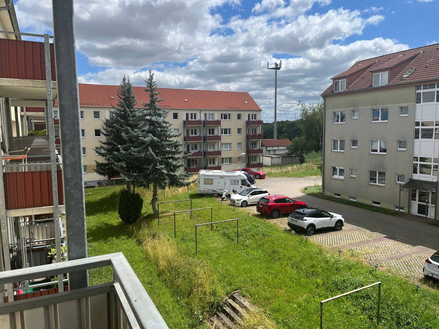 Frisch renovierte 2-Raum Wohnung mit optimaler Bahnanbindung, 99098 Erfurt
