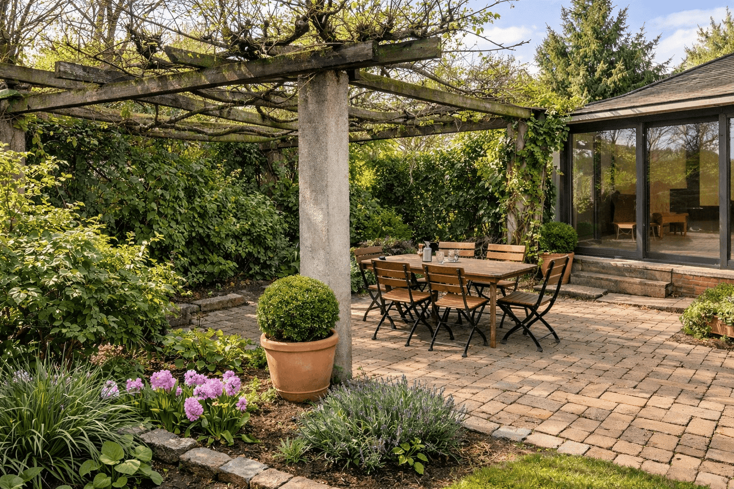 Charmantes Einfamilienhaus mit großem Garten und Wintergarten in ruhiger Wohnlage von Rastatt, 76437 Rastatt