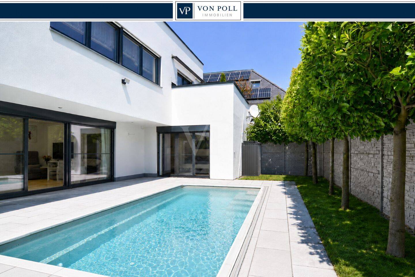 Mehrgenerationen-Villa mit Pool, Penthouse und außergewöhnlichem Wohnkomfort, 81825 München (Berg am Laim Trudering-Riem)
