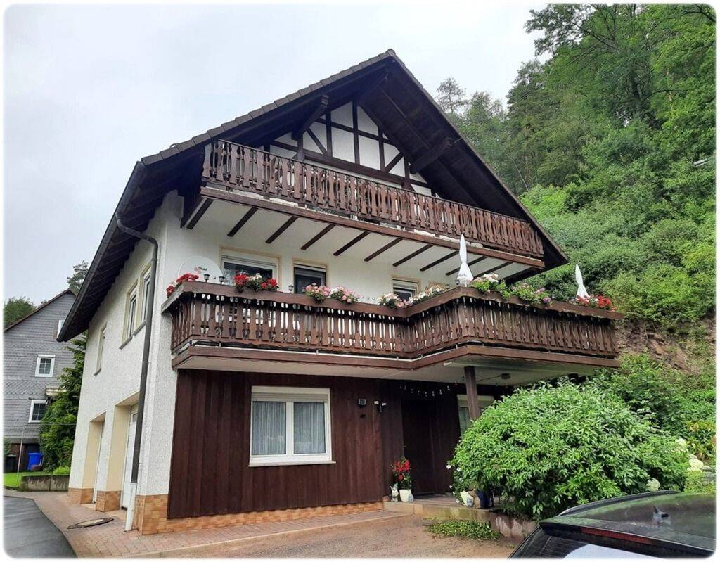 Zeitlos schönes Zweifamilienhaus mit Schwarzwaldflair!, 34513 Waldeck