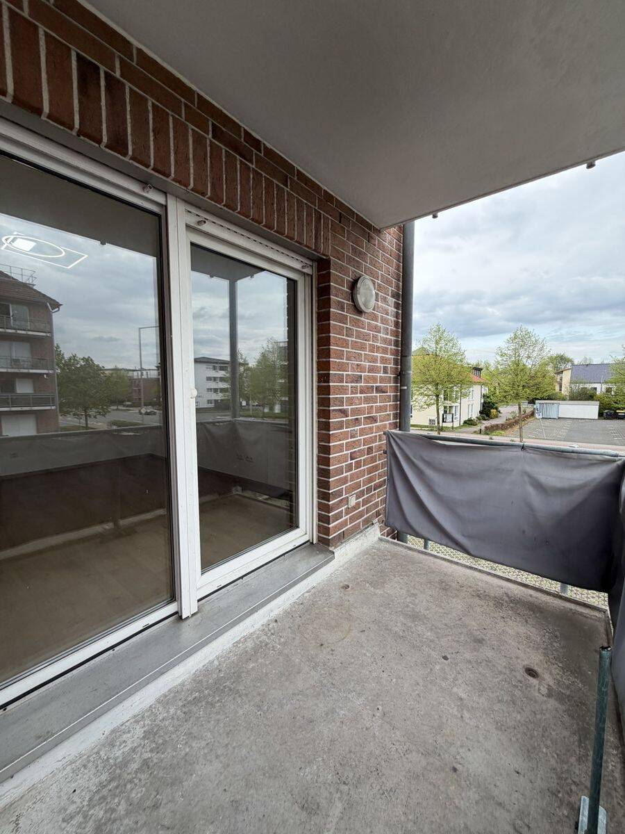 Helle 1-Zimmer-Wohnung im 1. Obergeschoss mit Küchenzeile, Balkon und Stellplatz – für Singles, 33102 Paderborn