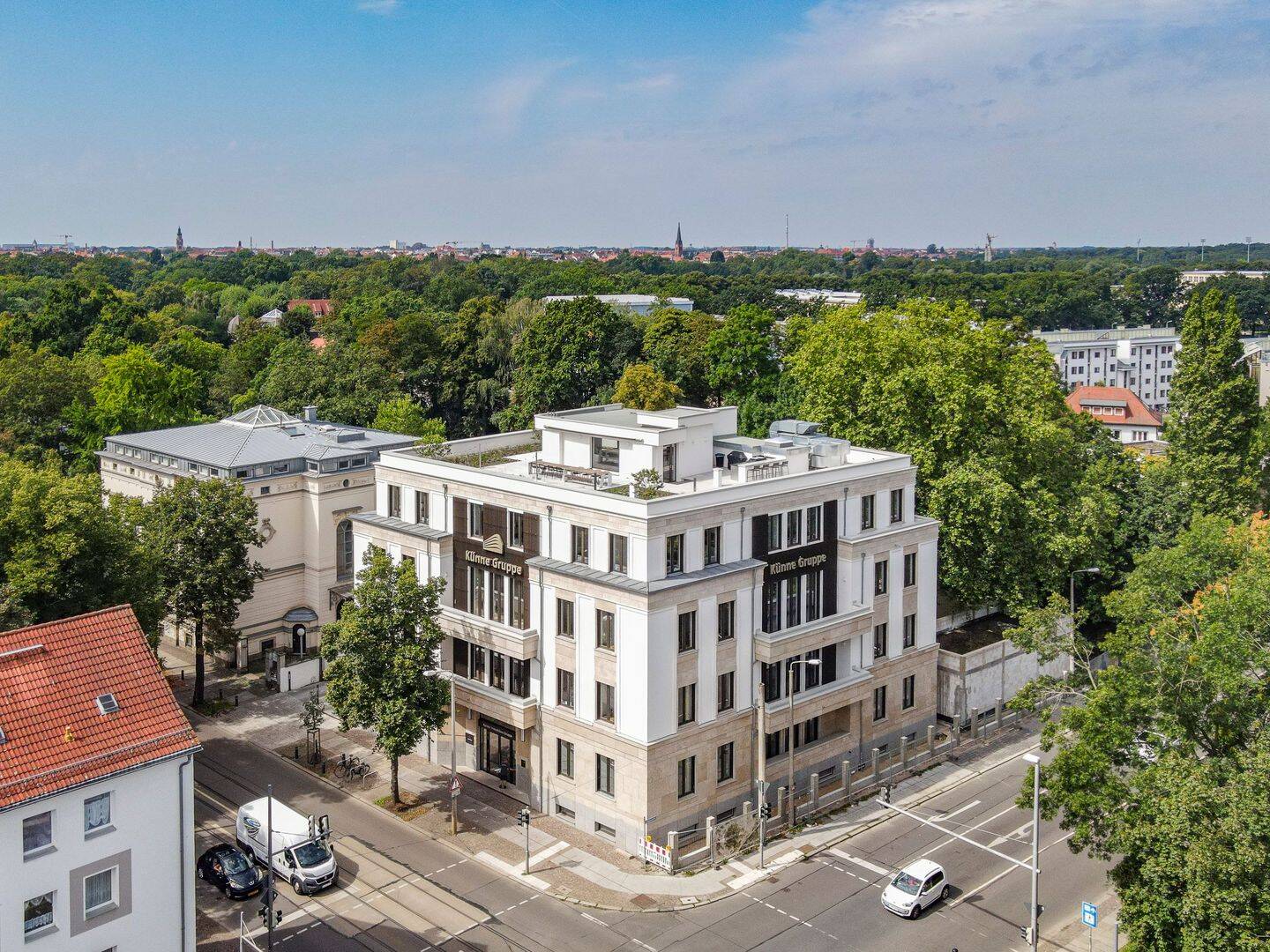 Investment mit Potenzial – teilsaniertes Mehrfamilienhaus zur individuellen Fertigstellung, 7551 Gera