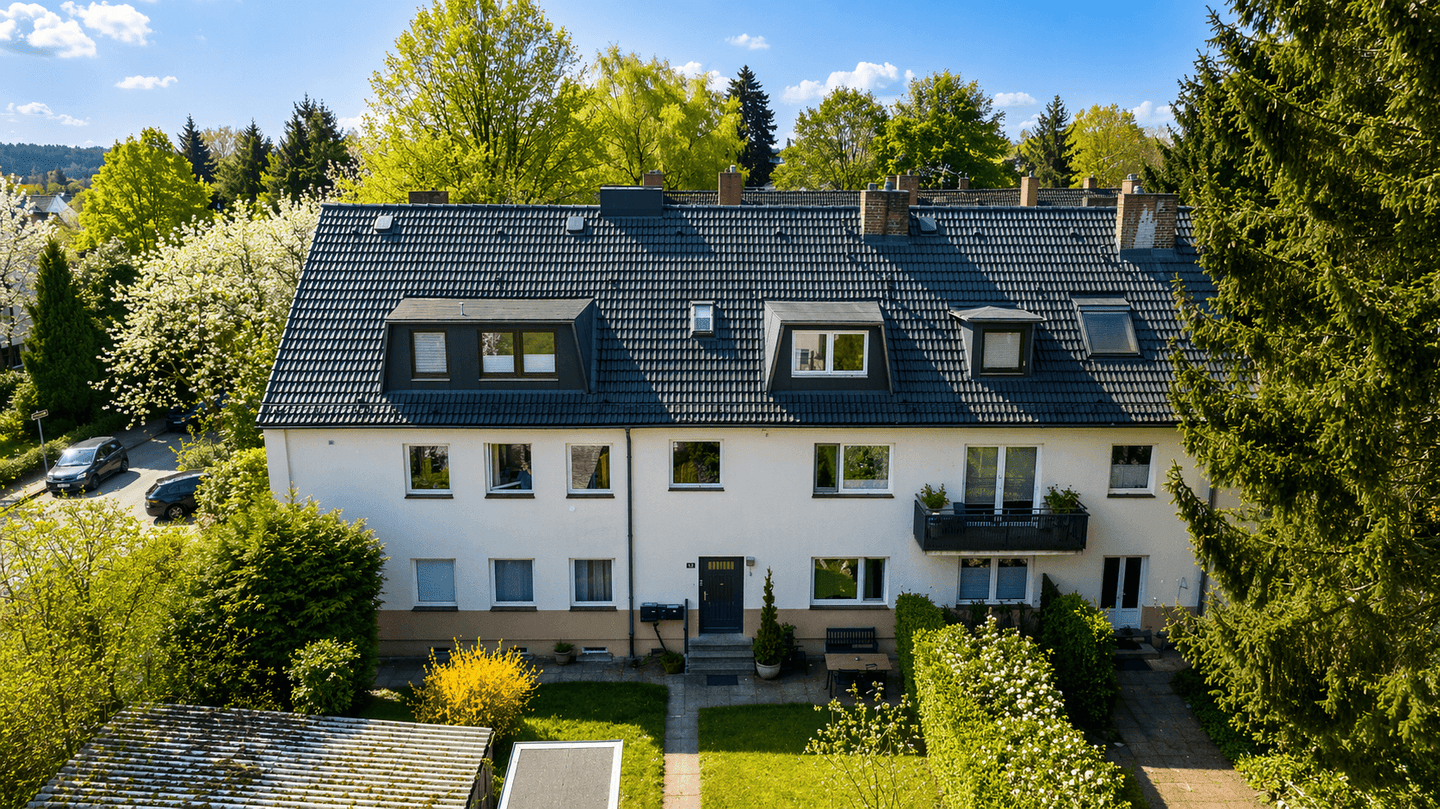 Investieren in Hamburg: Modernisiertes Mehrfamilienhaus in Sasel, 22393 Hamburg (Wandsbek Bramfeld Poppenbüttel Sasel Wellingsbüttel)