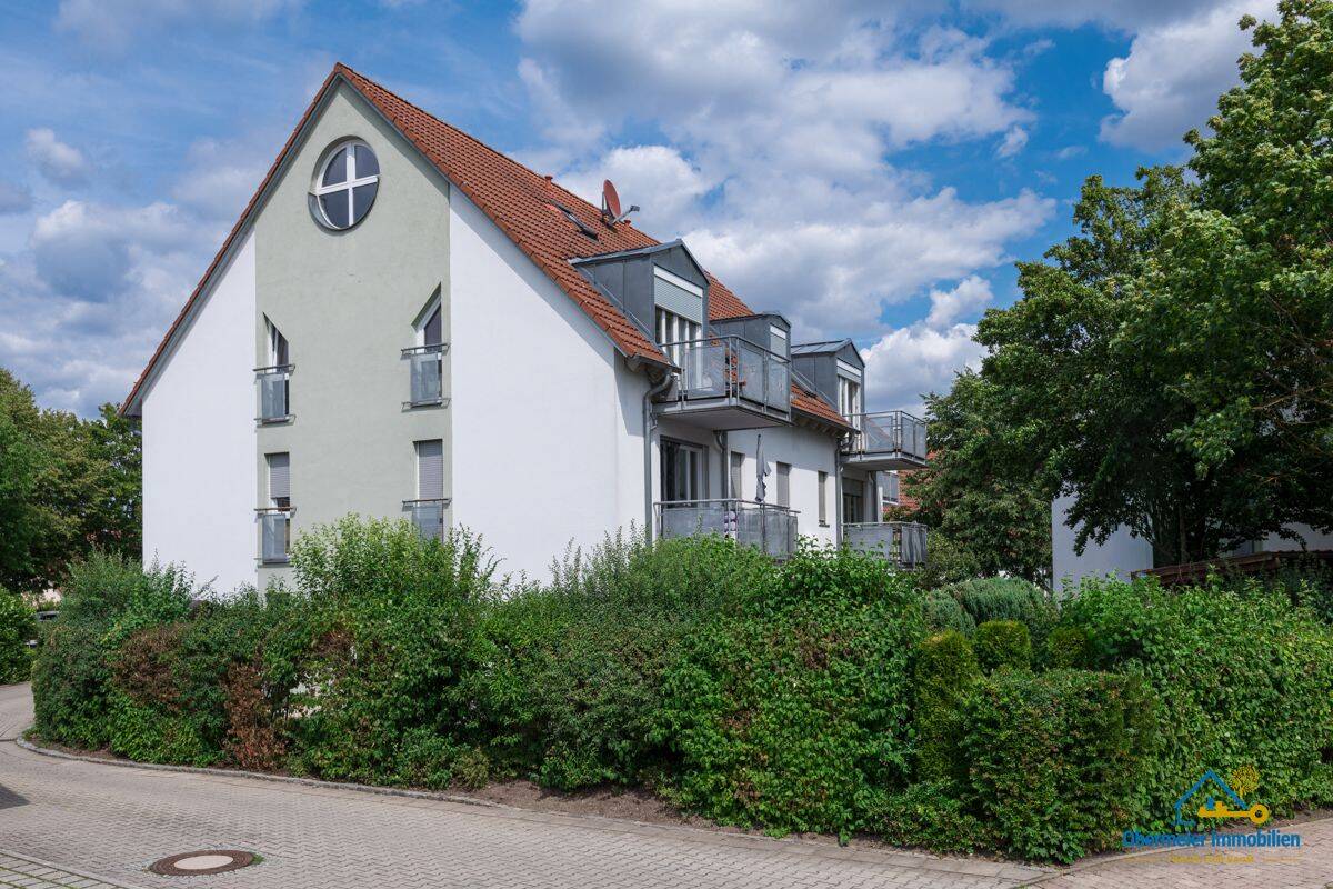 Attraktive 2-Zimmer-Dachgeschosswohnung mit Balkon, Spitzboden & TG-Stellplatz, 93342 Saal a.d. Donau (Saal)