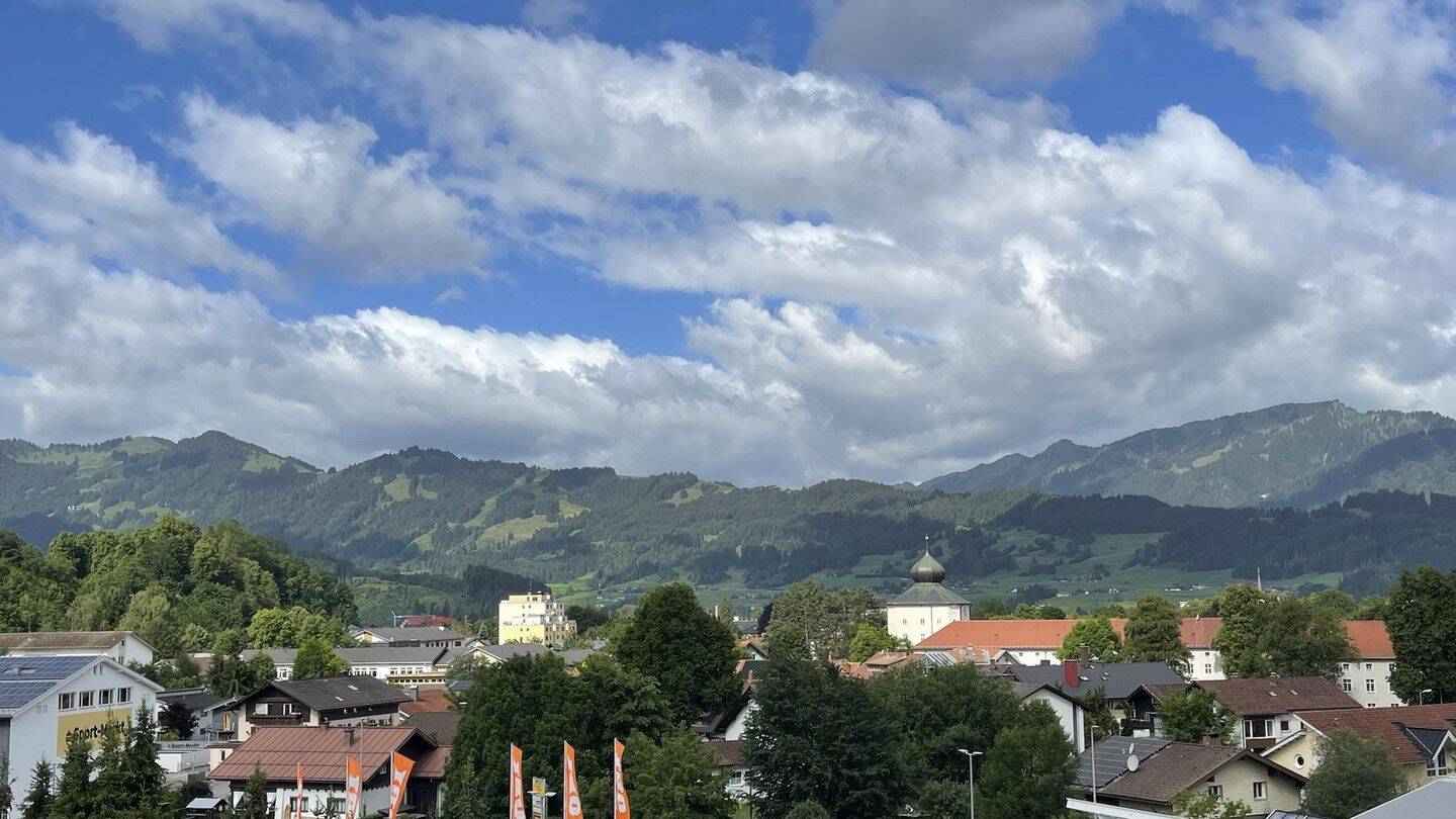Hochwertig renovierte 2-Zimmer-Komfortwohnung mit Bergblick, Aufzug, Schwimmbad und Sauna, 87527 Sonthofen