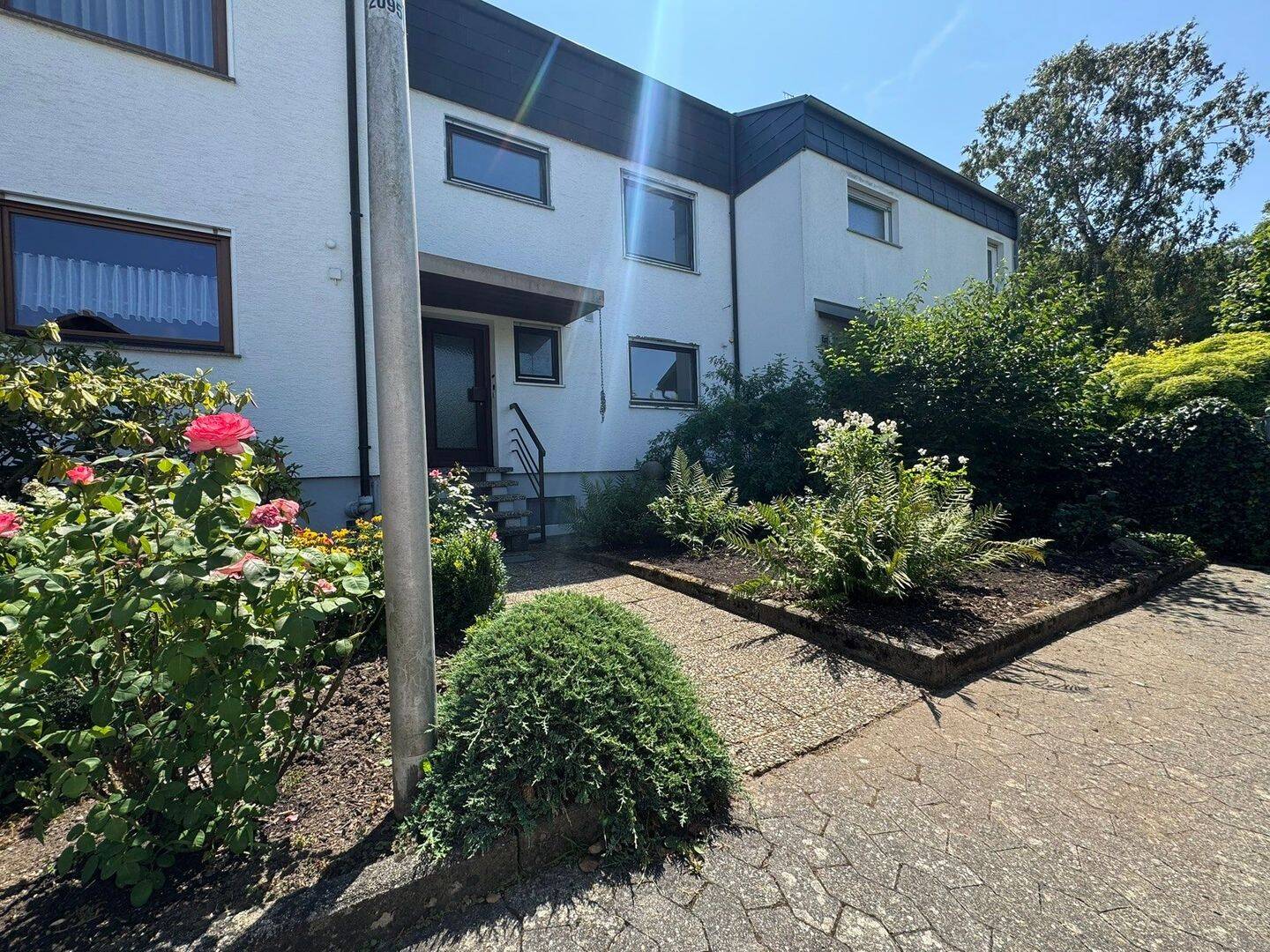 Reihenmittelhaus mit Garten, Garage und viel Potenzial in Göppingen-Holzheim, 73037 Göppingen