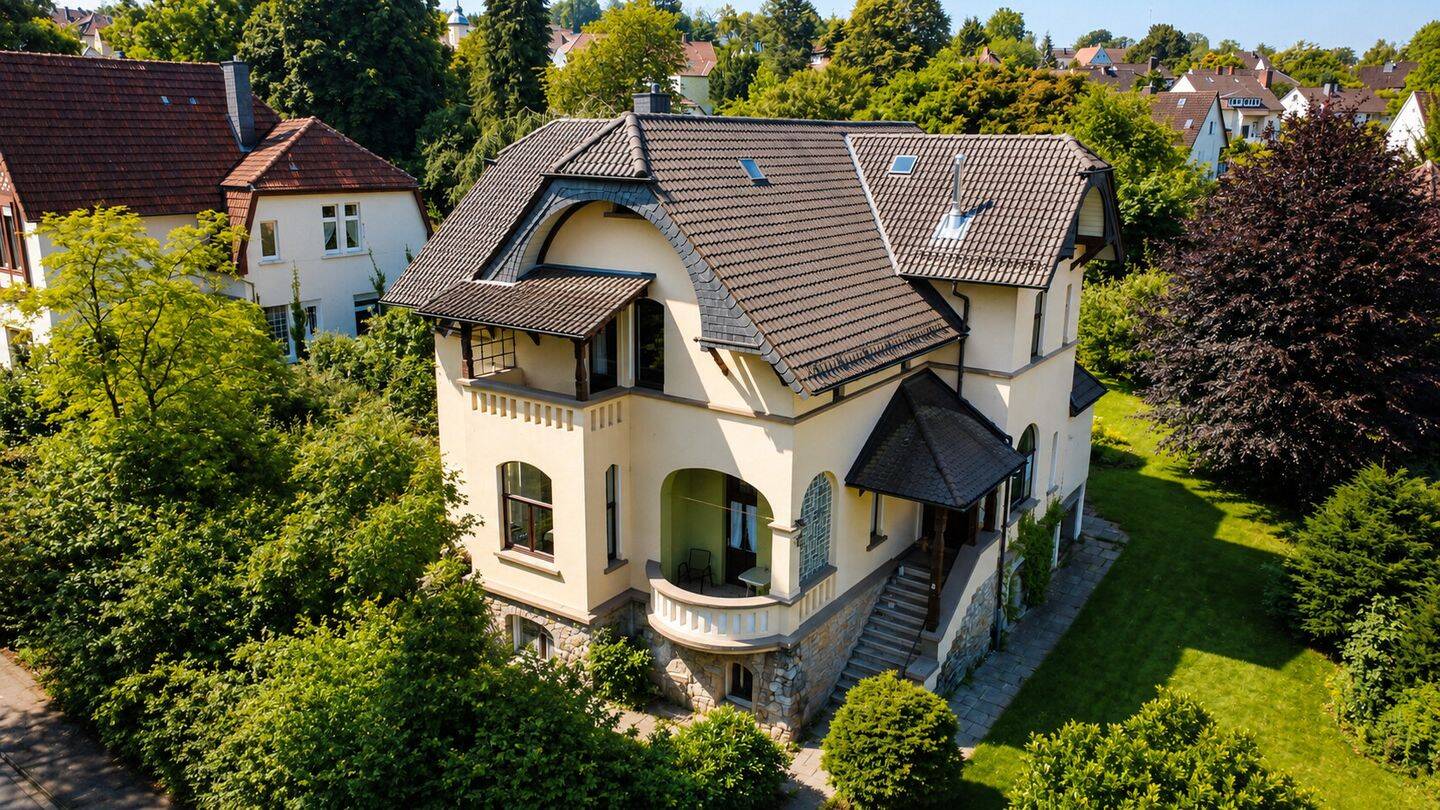 „gepflegt und authentisch“…Jugendstilvilla am Palaisgarten, 32756 Detmold