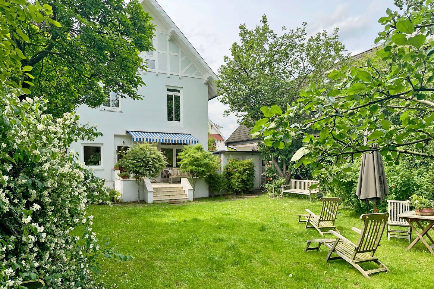 Altbau-Klassiker in bevorzugter Lage mit herrlichem Garten, 22143 Hamburg (Wandsbek Rahlstedt)