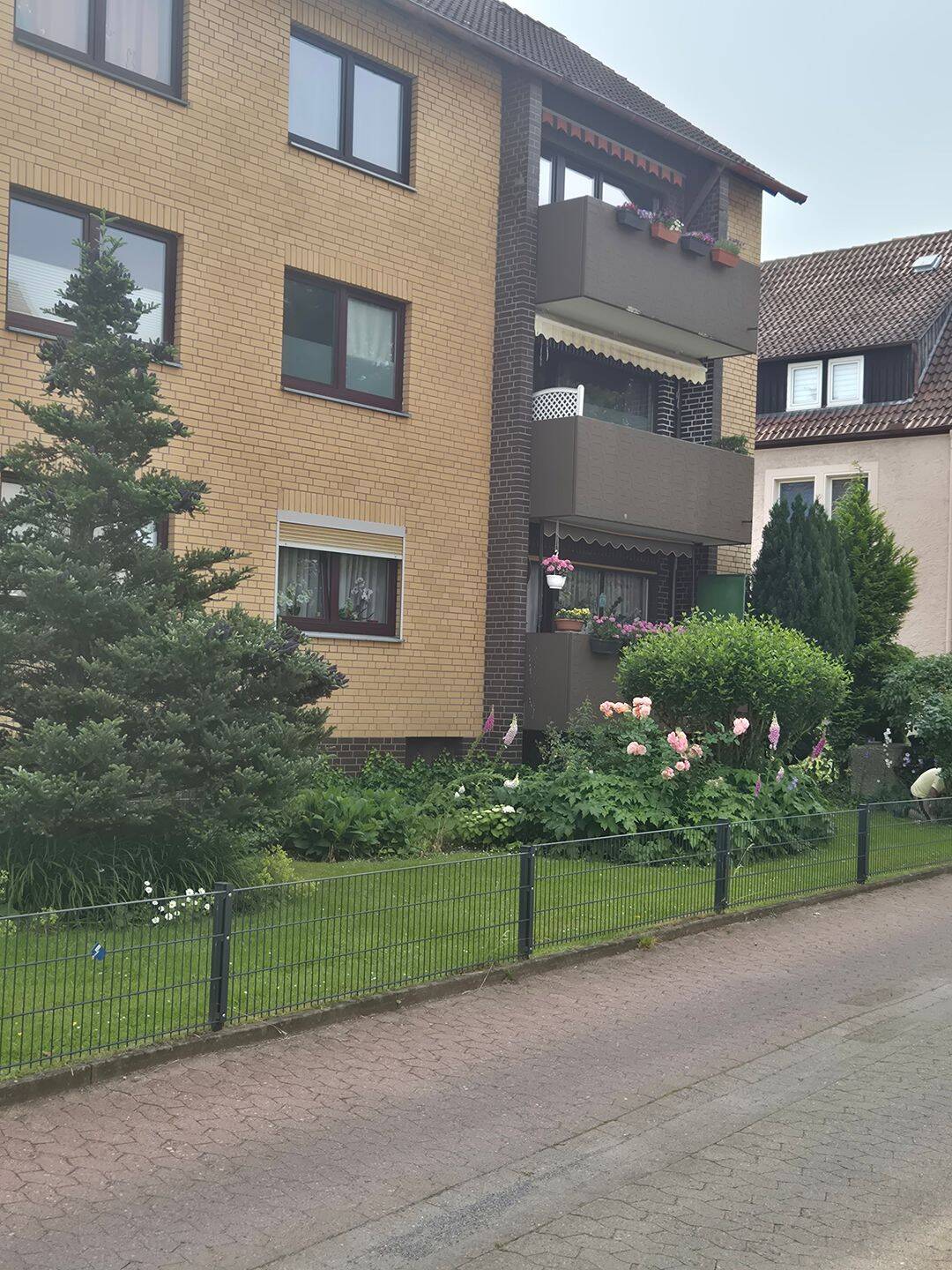 Sanierte Wohnung 74m² mit Balkon + Mansardenzimmer 13m² m. WT/WC, 32427 Minden