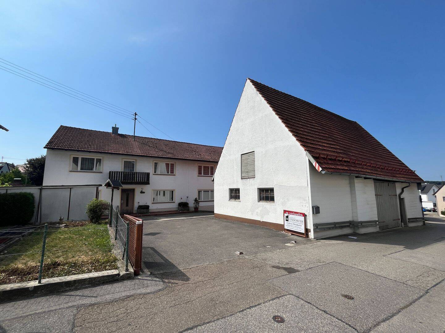Wohnhaus mit Grundstück, Garage und Nebengebäude, 84048 Mainburg