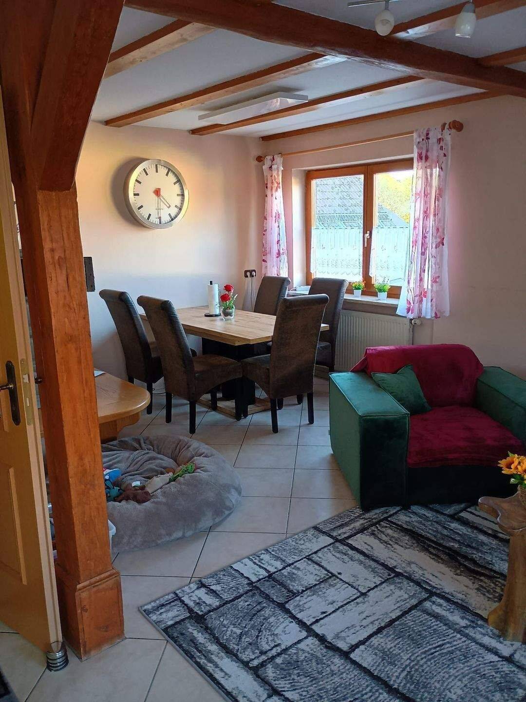 Ein geräumiges Haus, 2 Garagen, kleiner Vorgarten + Ausbaupotential im Dach zum Preis einer Wohnung, 90559 Burgthann