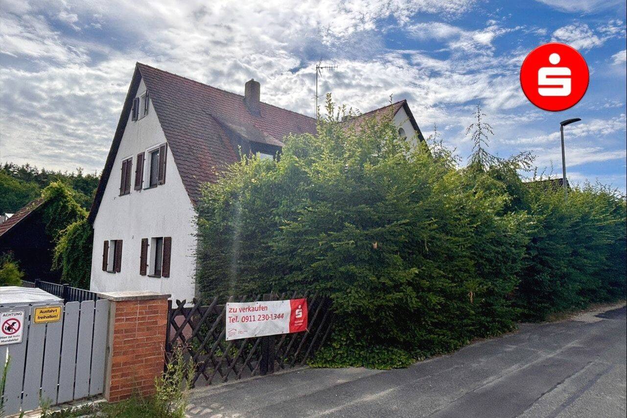 Sanierungsbedürftiges Einfamilienhaus in Lauf, 91207 Lauf a.d. Pegnitz (Lauf)