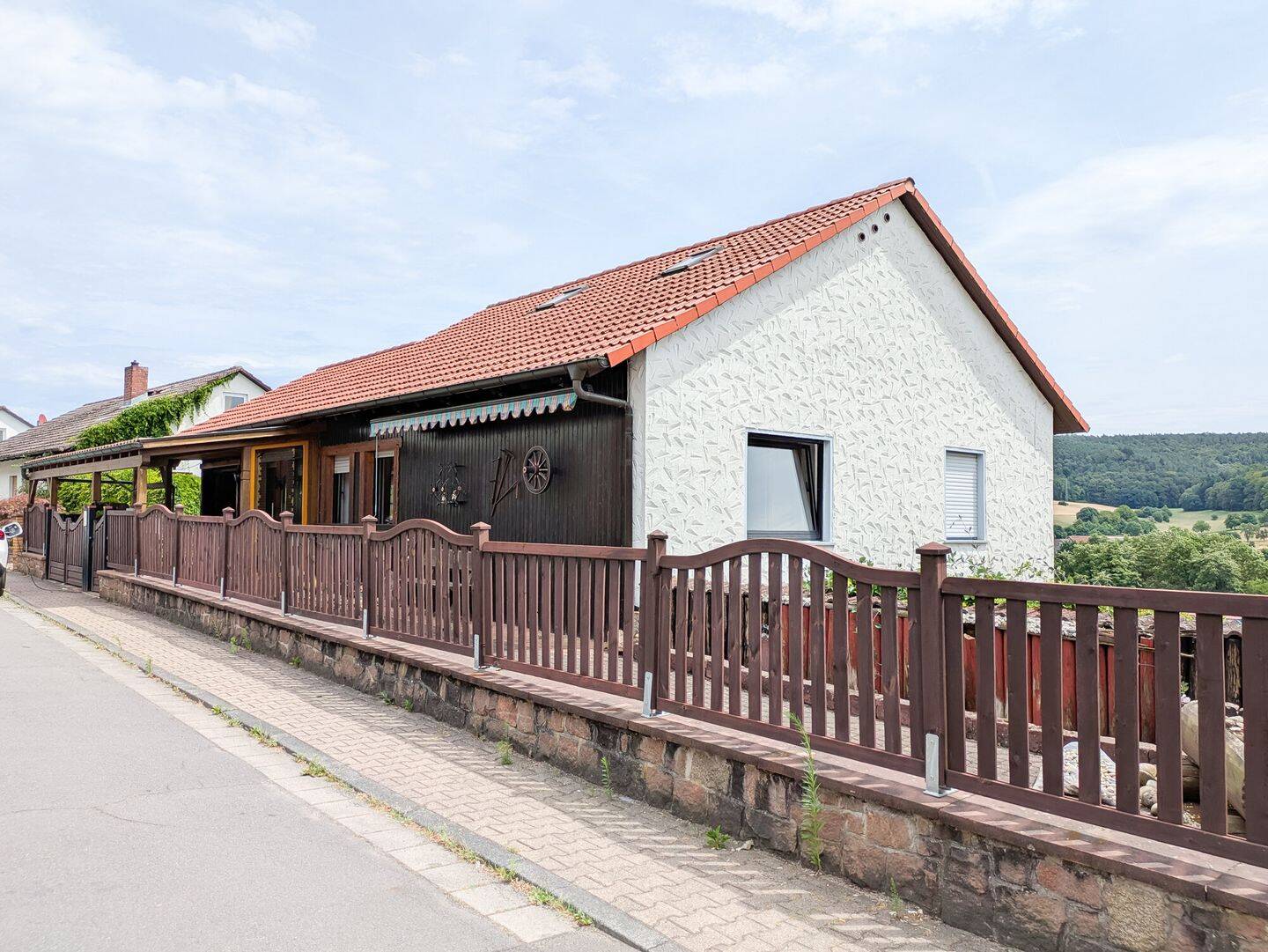 EFH mit Einliegerwohnung, großem Garten, toller Aussicht und vielfältigen Nutzungsmöglichkeiten!, 64739 Höchst i. Odw.
