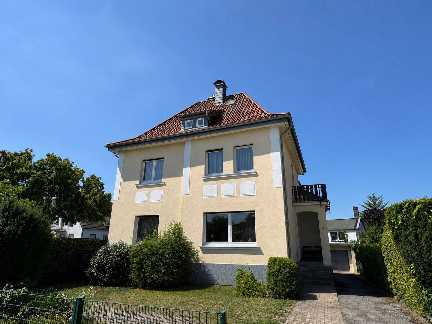 == Platz für die ganze Familie! Raumwunder mit Altbaucharme in ruhiger Innenstadtlage ==, 32791 Lage