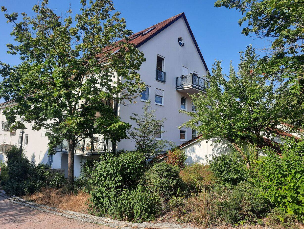 Einziehen und Wohlfühlen! Moderne 3 Zimmer Wohnung mit Galeriebereich und Balkon in Bad Abbach, 93077 Bad Abbach