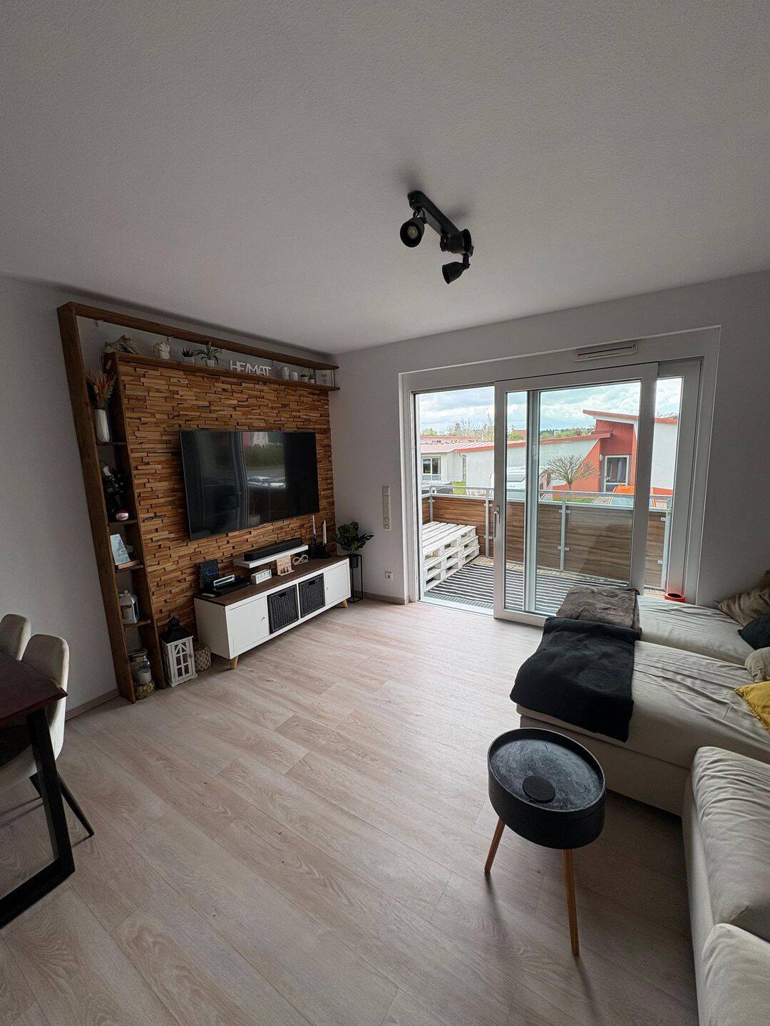 Helle 3 Zimmer Wohnung mit Balkon, 91459 Markt Erlbach