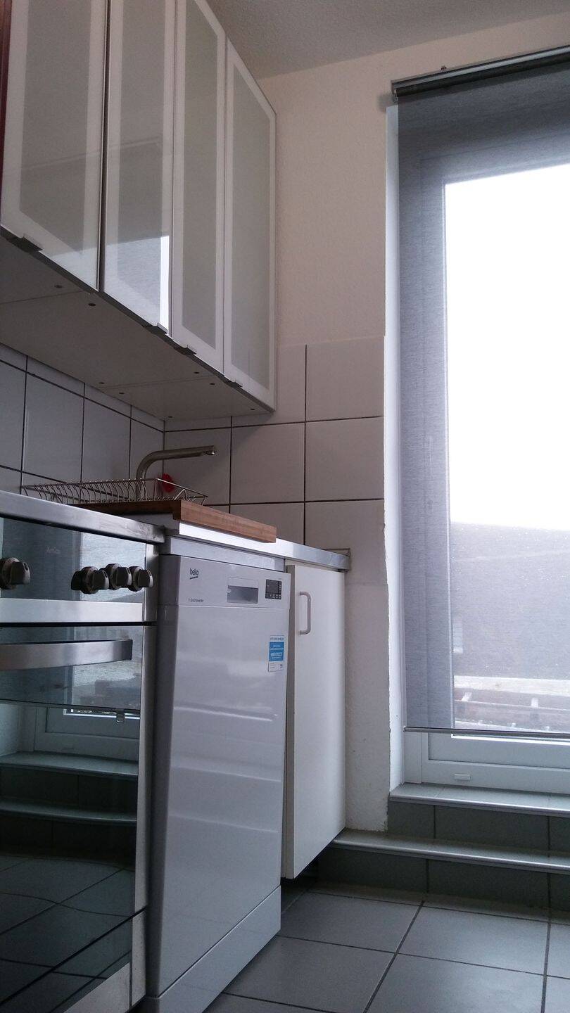 Zentrale, voll möblierte 2,5-Zimmer-Wohnung mit Top-Verkehrsanbindung – 50827 Köln – Bild 1 von 4