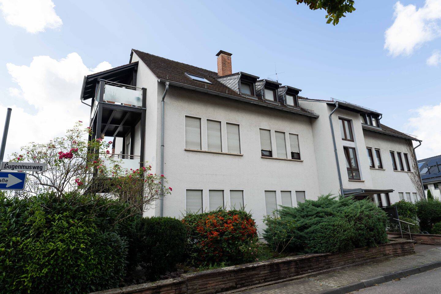 Großzügig geschnittene, zentral gelegene 5 Zimmer, K-B-B, Eigentumswohnung, mit PKW- Stellplatz im Carport in Heidelberg-Handschuhsheim, 69121 Heidelberg (Handschuhsheim Neuenheim)